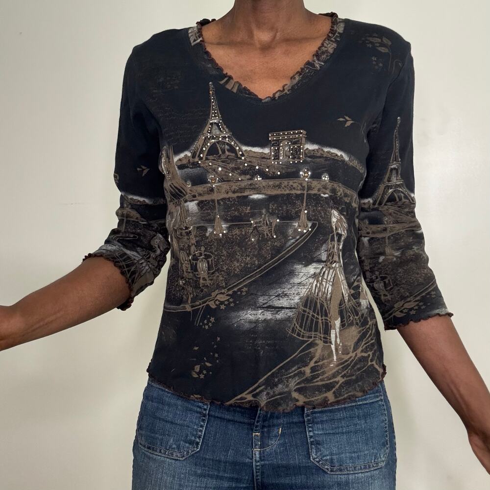 IMPULSE OF CALIFORNIA |  Paris Scene Embellished 3/4 Sleeves Lettuce Hem Top